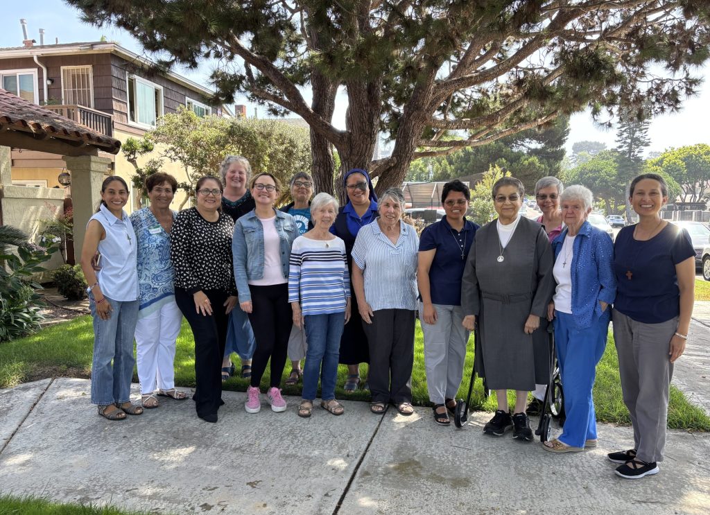 Colaborativo de hermanas con ministerios fronterizos en nuestro Centro de Espiritualidad en San Diego.